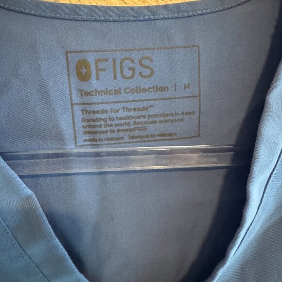 Figs light blue Scrub top Technical Collection - Picture 2 of 7